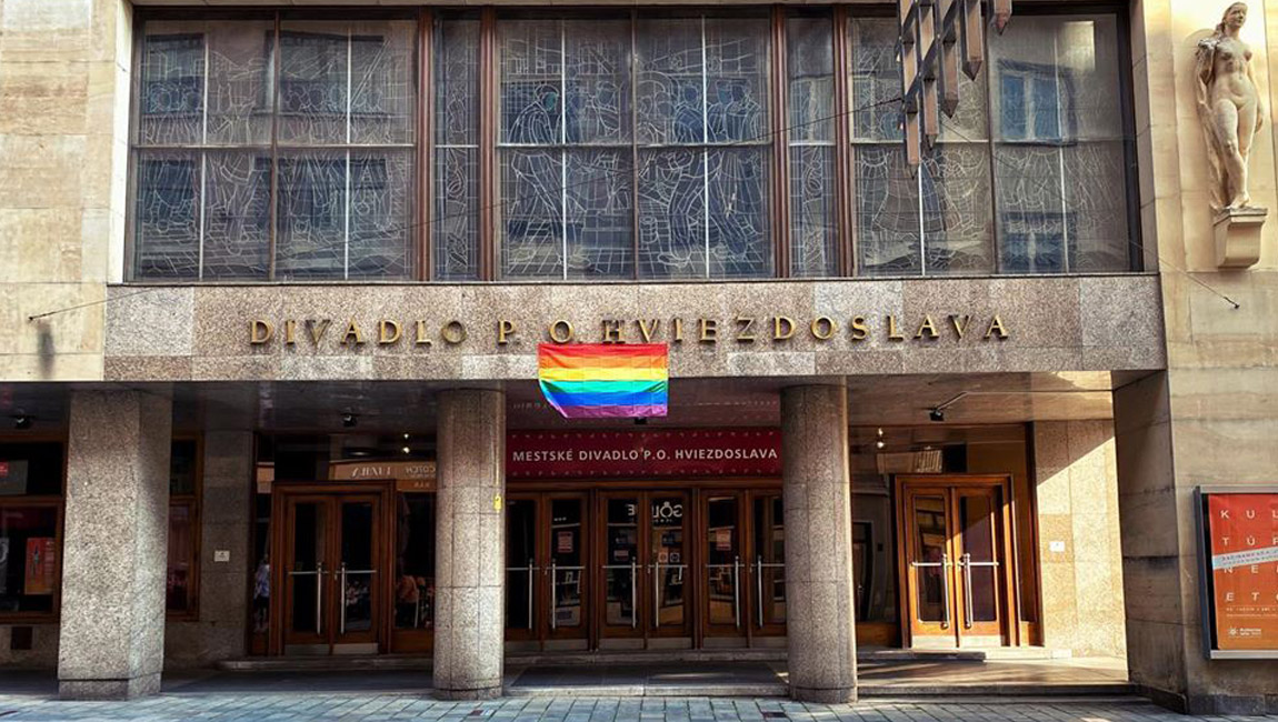 Dnes je PRIDE deň! Zapojte sa aj vy s dúhovou vlajkou