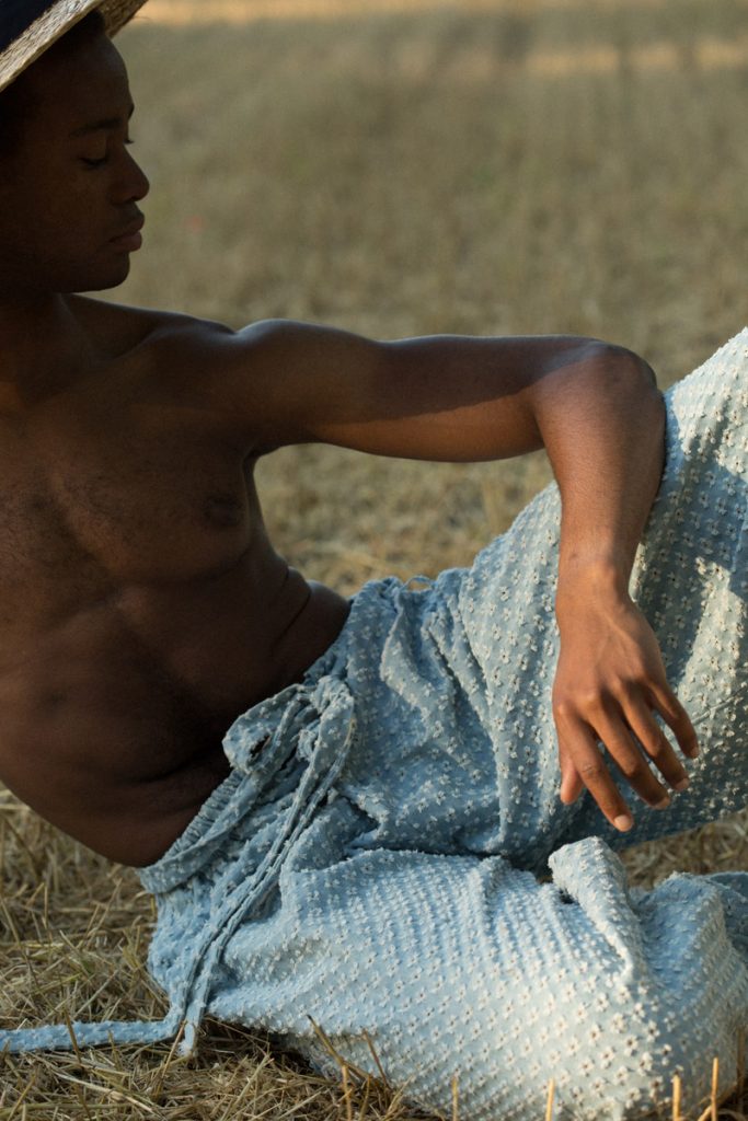 Mesačný svit /editoriál o zraniteľnosti a sile/