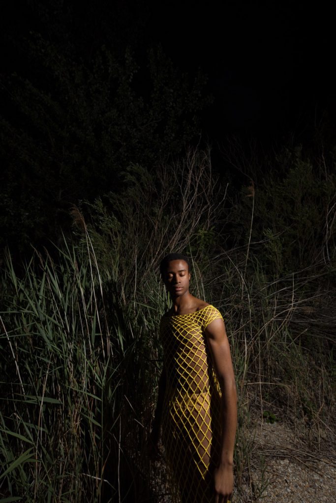 Mesačný svit /editoriál o zraniteľnosti a sile/