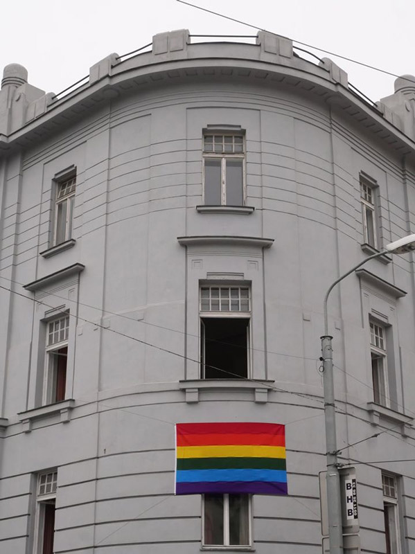 Dnes je PRIDE deň! Zapojte sa aj vy s dúhovou vlajkou