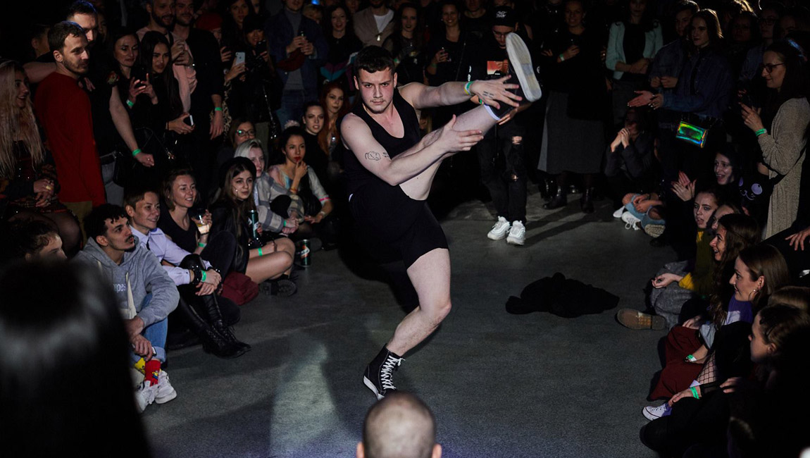 Večer, na ktorý sa nezabúda, sa tento rok odkladá. Atmosféru ti pripomenú aspoň videá