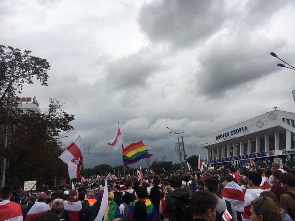 Bieloruskí LGBTI ľudia protestujú za zmenu, hoci sa k nim polícia správa agresívnejšie