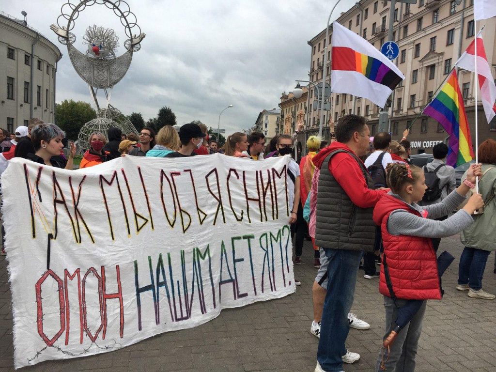 Bieloruskí LGBTI ľudia protestujú za zmenu, hoci sa k nim polícia správa agresívnejšie
