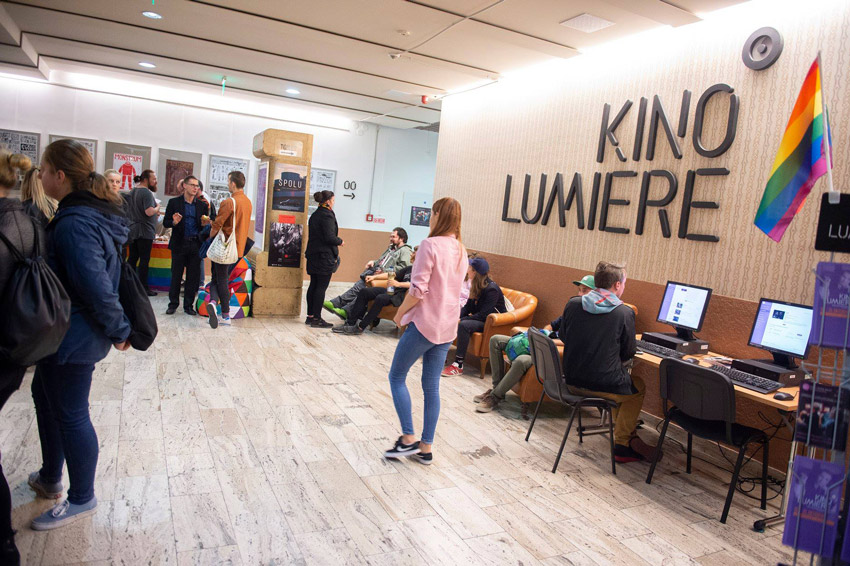 Filmový festival iNAKOSTI