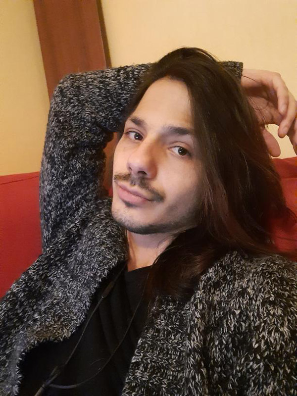 Karanténu trávim tak, že varím a najmä sledujem Youtube či Netflix, asi ako každý... A prečo tieto dve fotky? No preto, lebo som na nich pretty!