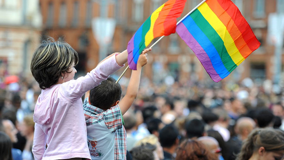 Ujo nie je šiši, iba má rád iného uja. Ako vychovávať deti k tolerancii?