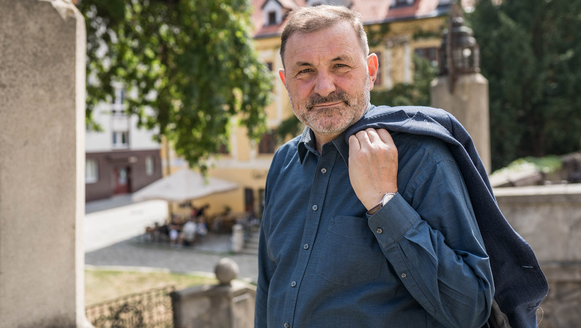 Za obhajobu gejských a lesbických párov získal teológ Ondrej Prostredník medzinárodné ocenenie