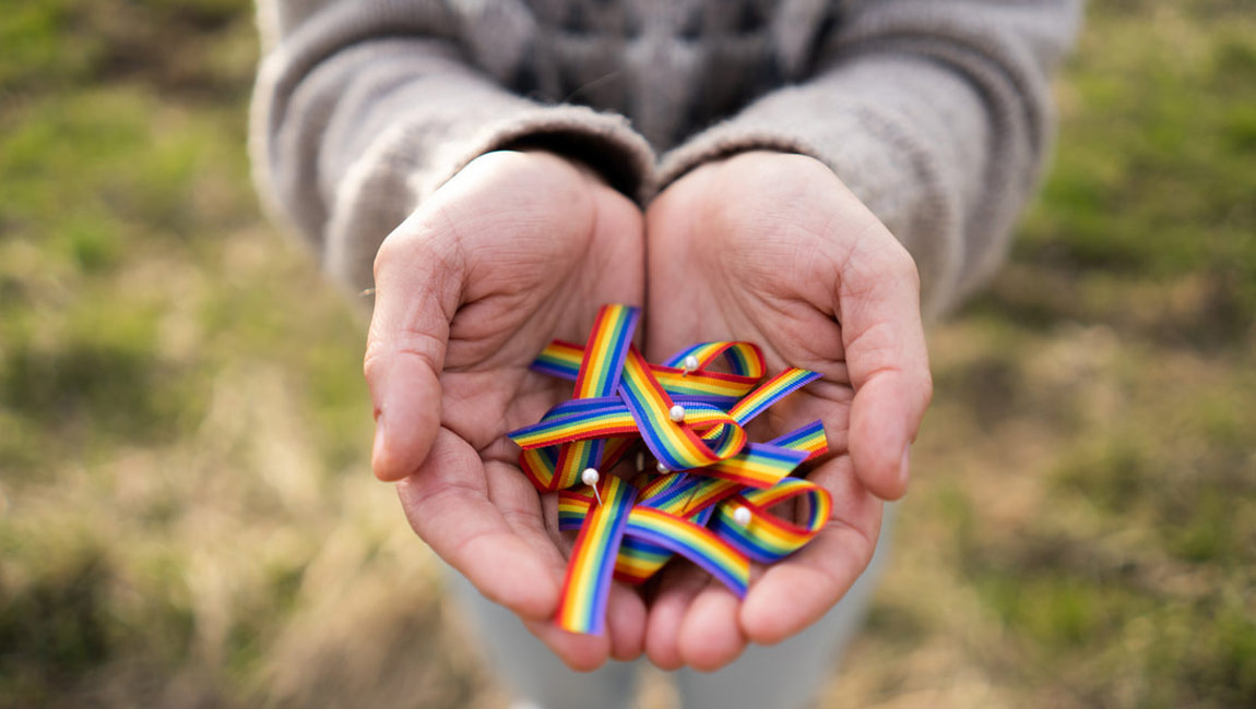 Veríme v lásku a rovnosť! Hrdo si pripneme Dúhovú stužku ako symbol podpory LGBTI komunity
