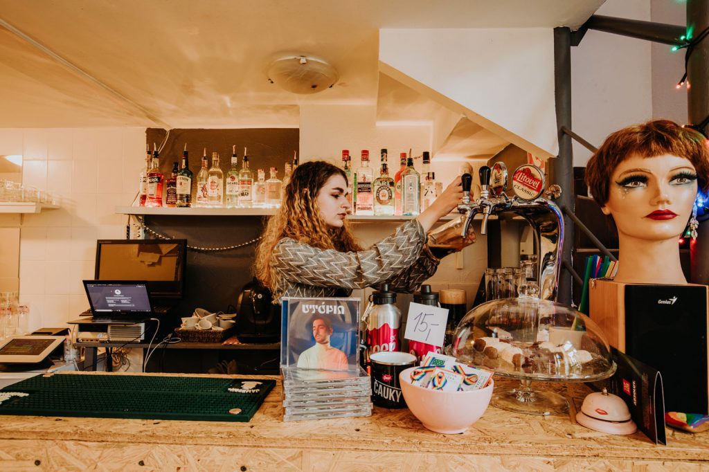 Ako to vyzerá v gej bare? Pozrite si fotky z Teplárne