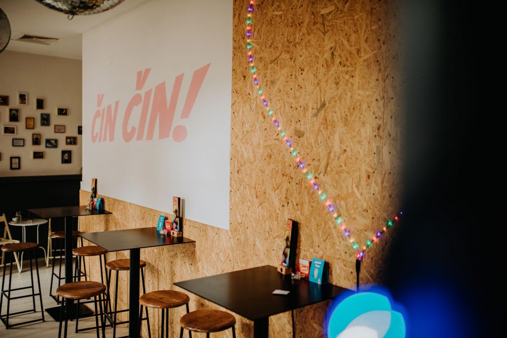 Ako to vyzerá v gej bare? Pozrite si fotky z Teplárne