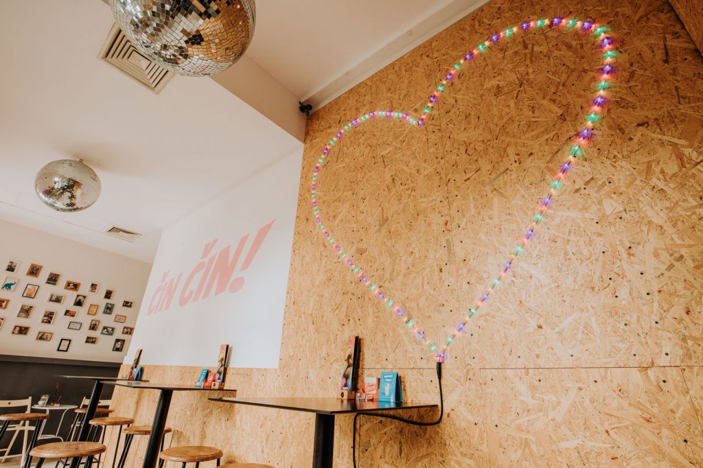 Ako to vyzerá v gej bare? Pozrite si fotky z Teplárne