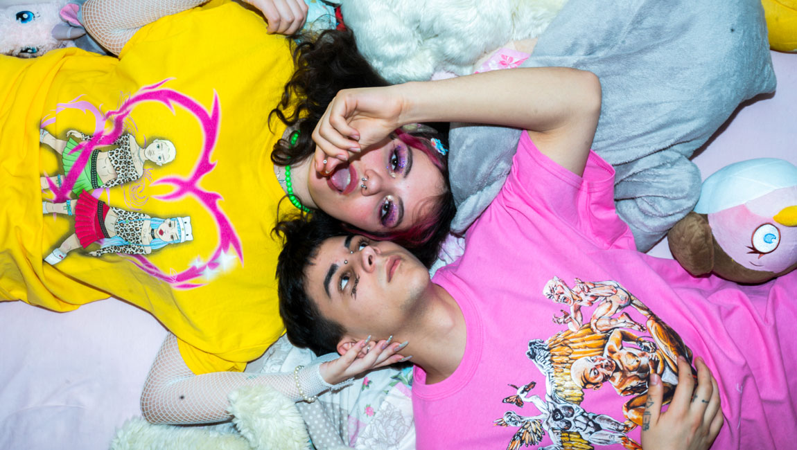 Svojimi tričkami rád provokuje, najnovšie prišiel s dizajnom Kink at Pride