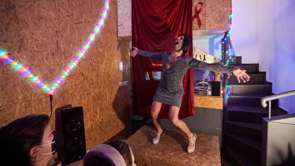 Septembrový kabaret v Teplárni bol plný drámy aj smiechu, pozri si fotoreport