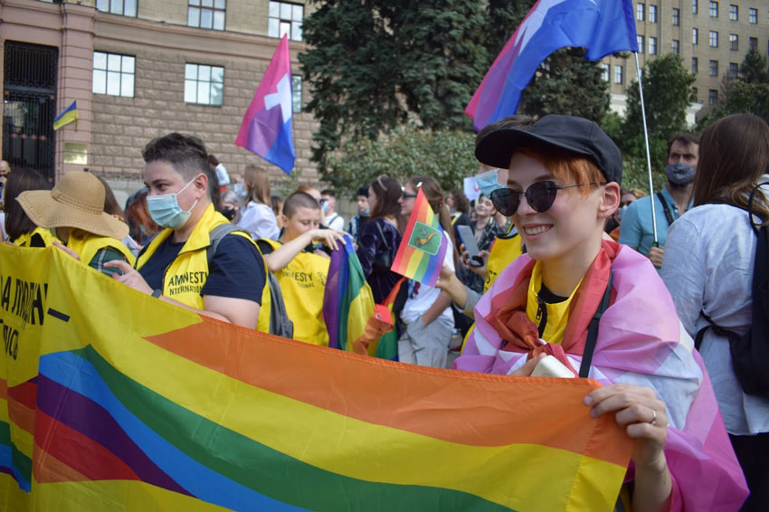 Močili im na steny a na kľučku nateriali výkaly, nechutným útokom čelia ukrajinské LGBTI+ aktivistky