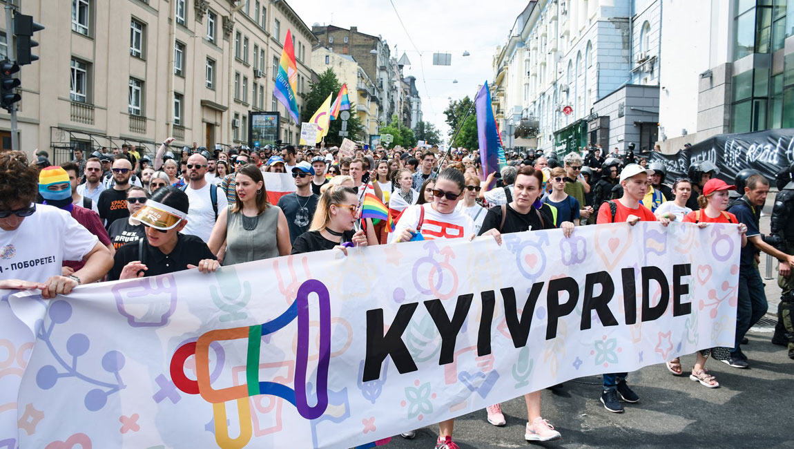 Prosím, buďte s nami a bojujte s nami. Vďaka vašej pomoci sa necítime sami, prosia ľudia z Pride Kyjev