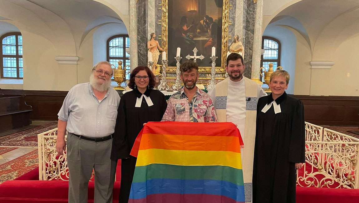Dúhová vlajka patrí aj do kostola, súčasťou kampane Dúhová stužka bude aj bohoslužba